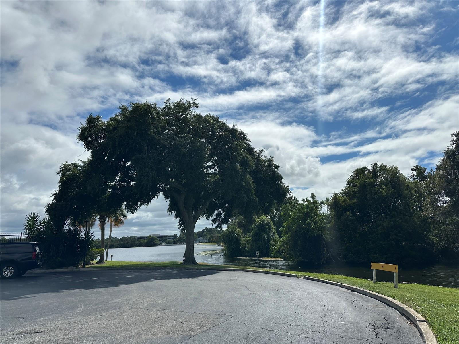 936 LAKE DESTINY DR, # H, Altamonte Springs, FL 32714
