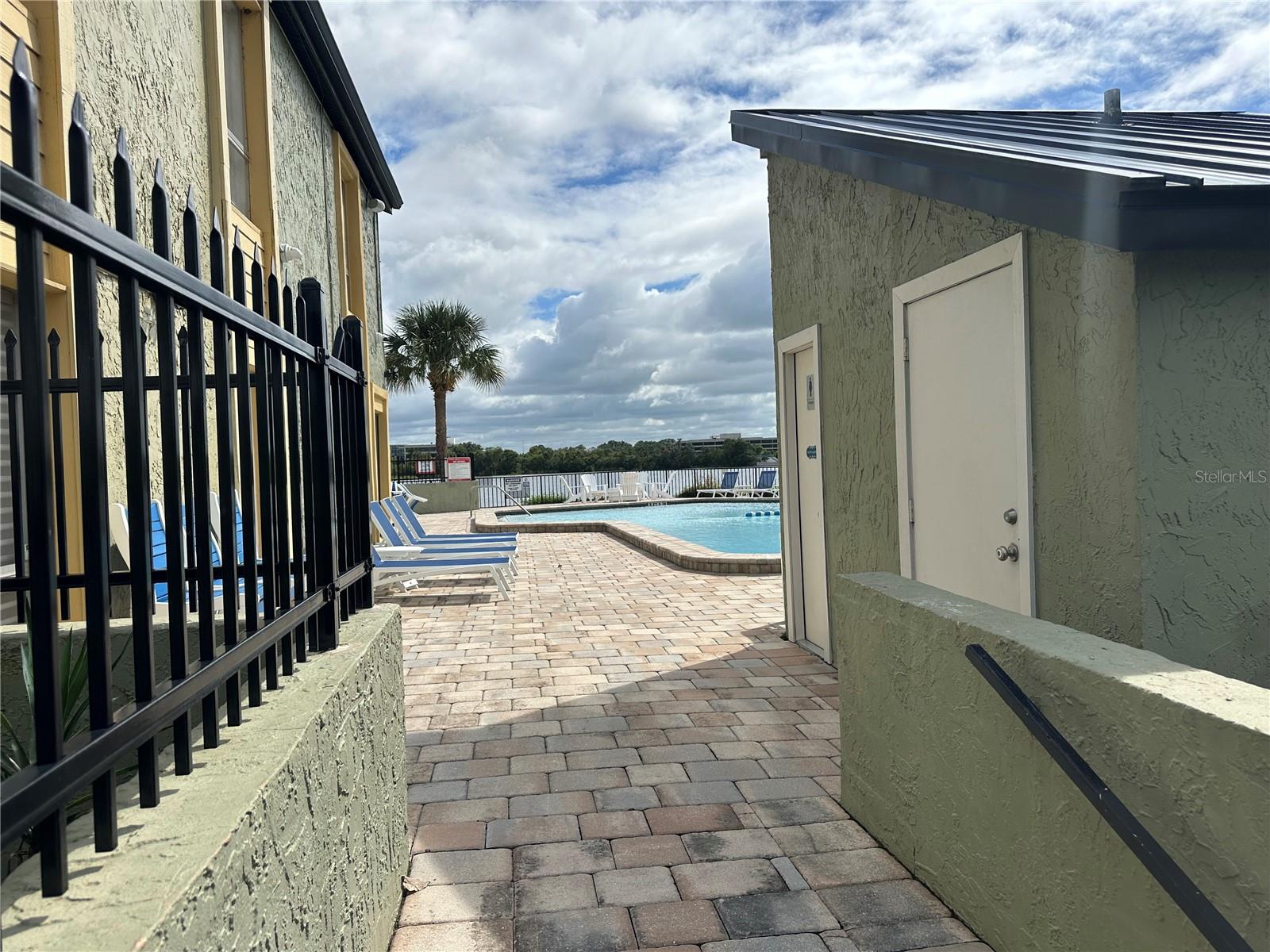 936 LAKE DESTINY DR, # H, Altamonte Springs, FL 32714