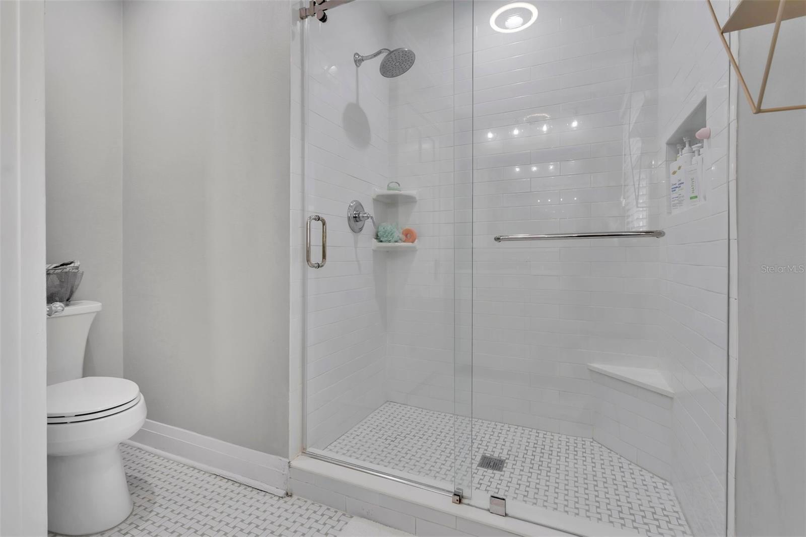 Upstairs bathroom 4