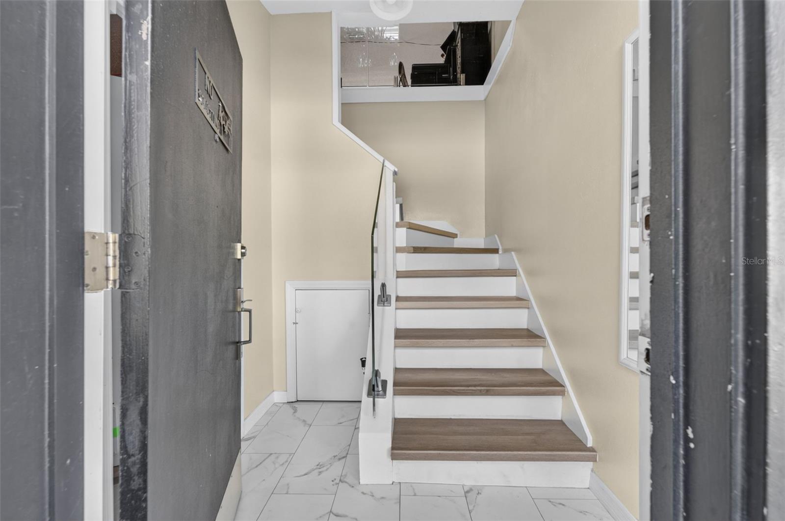 Sairway to upstairs