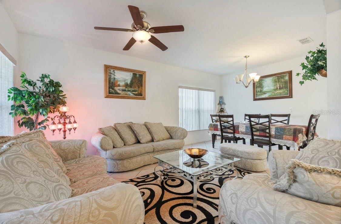 Spacious space to receive your friends