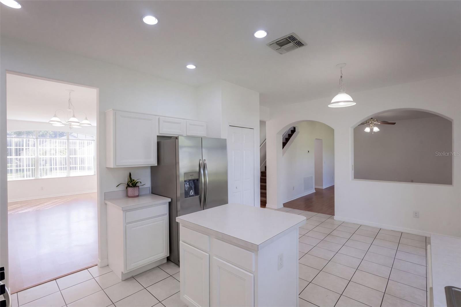 Kitchen and eat-in kitchen space