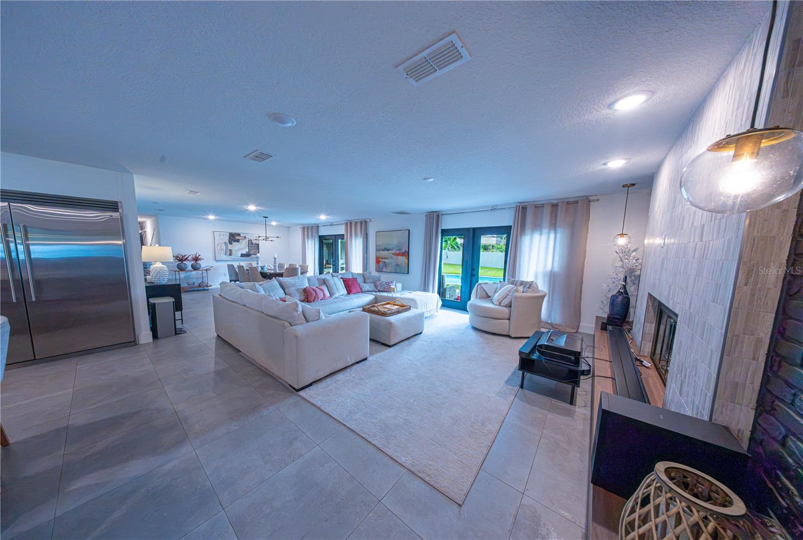 9197 BAY HILL BOULEVARD, Orlando, FL 32819 9197 BAY HILL BOULEVARD, Orlando, FL 32819