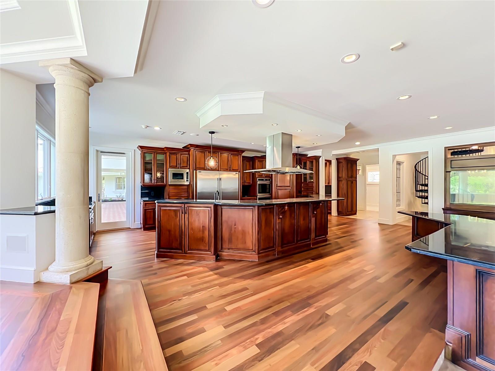 2405 ALAQUA DRIVE, Longwood, FL 32779