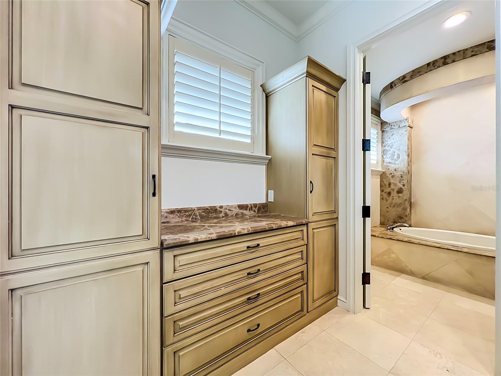 2405 ALAQUA DRIVE, Longwood, FL 32779