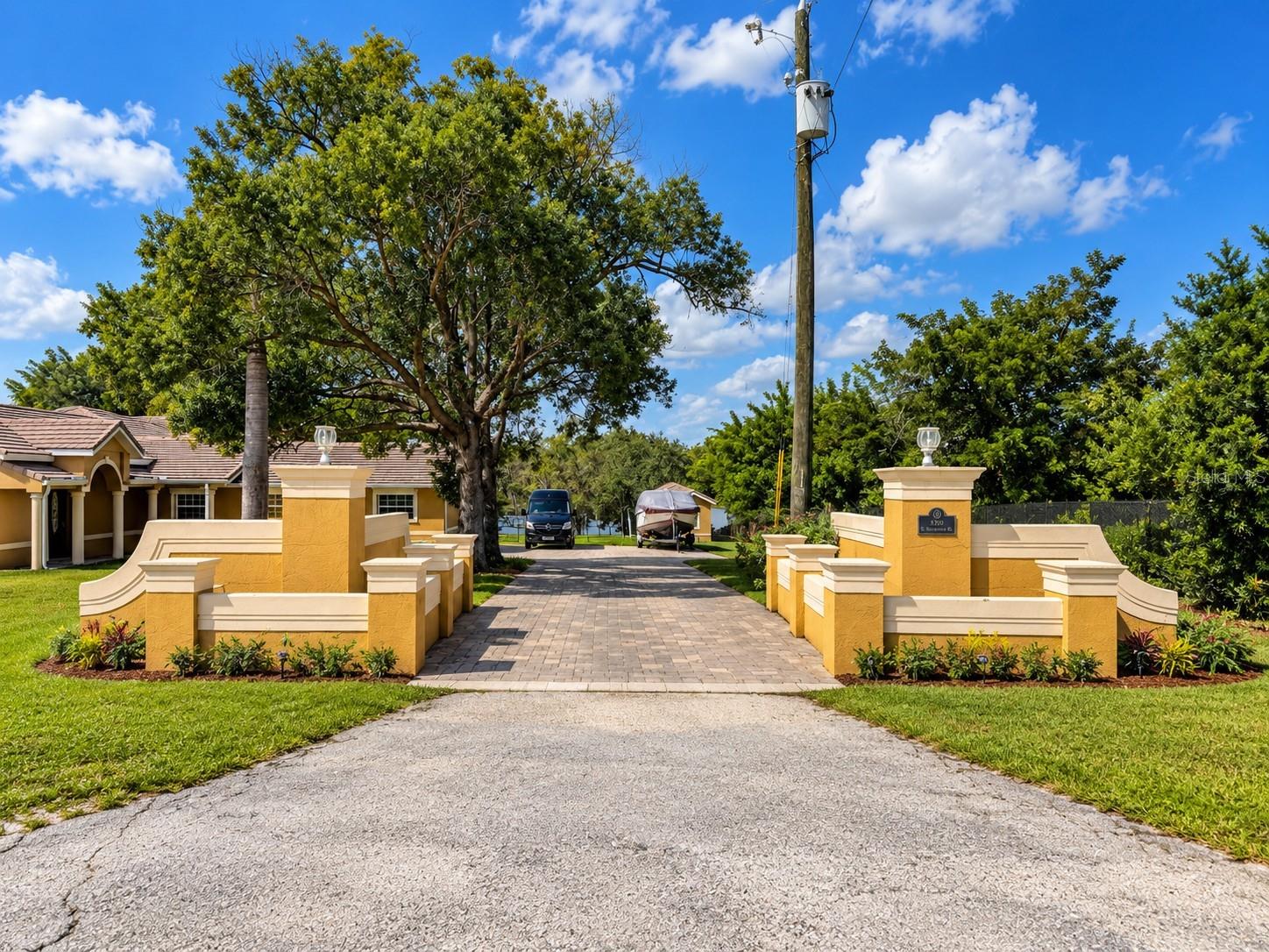 4200 & 4210 S HIAWASSEE ROAD, Orlando, FL 32835