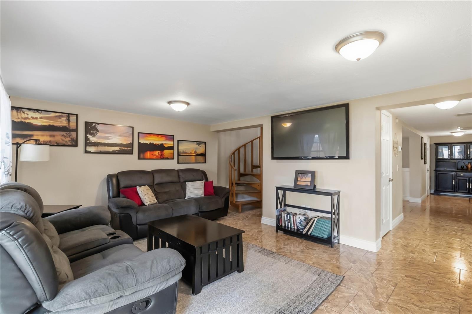 619 GATLIN AVENUE, Orlando, FL 32806
