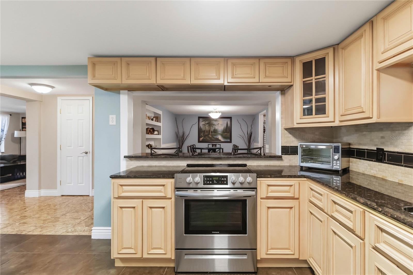 619 GATLIN AVENUE, Orlando, FL 32806