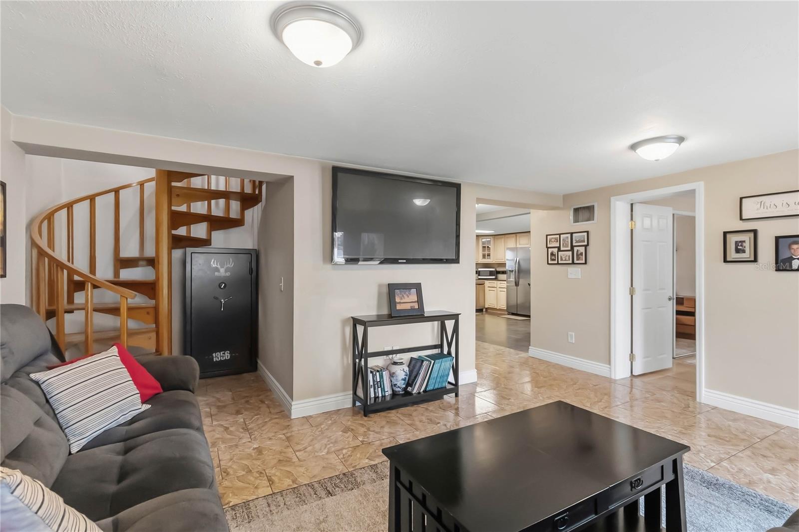 619 GATLIN AVENUE, Orlando, FL 32806