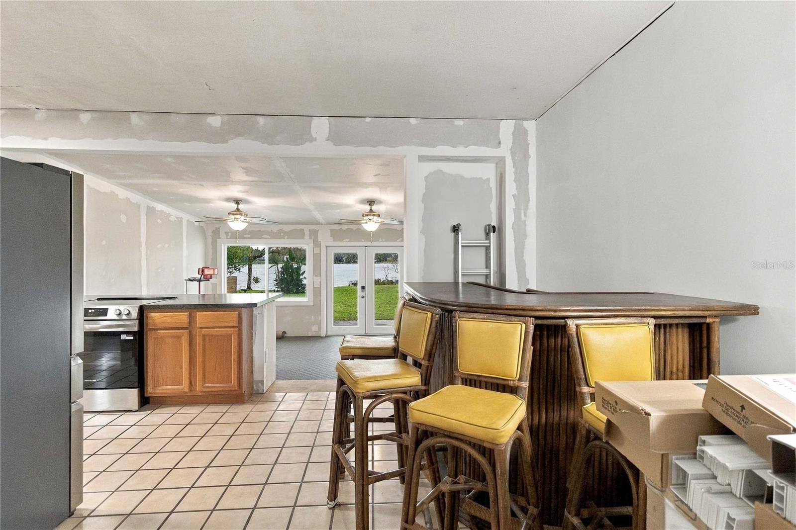 625 GATLIN AVENUE, Orlando, FL 32806