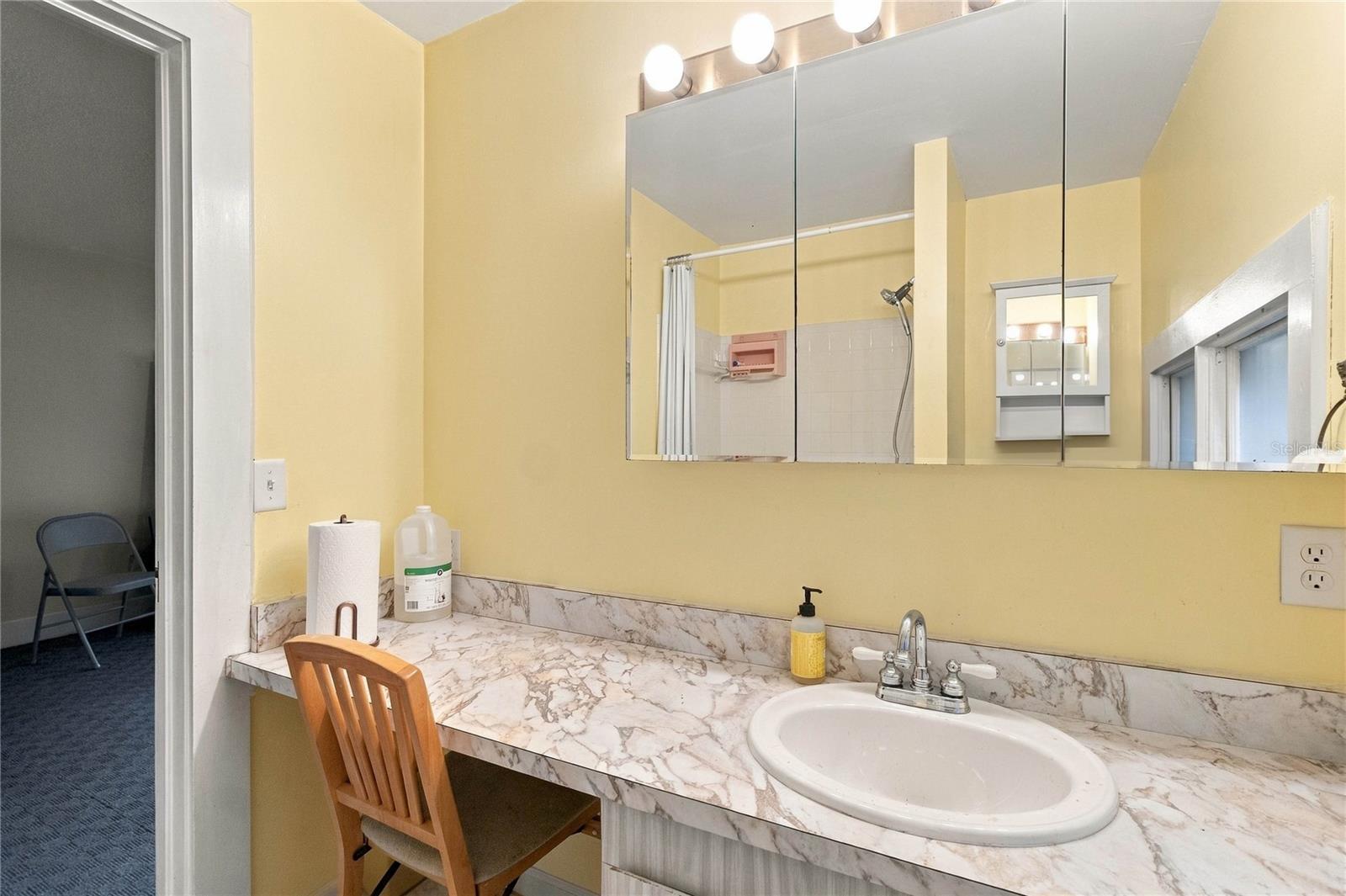 625 GATLIN AVENUE, Orlando, FL 32806