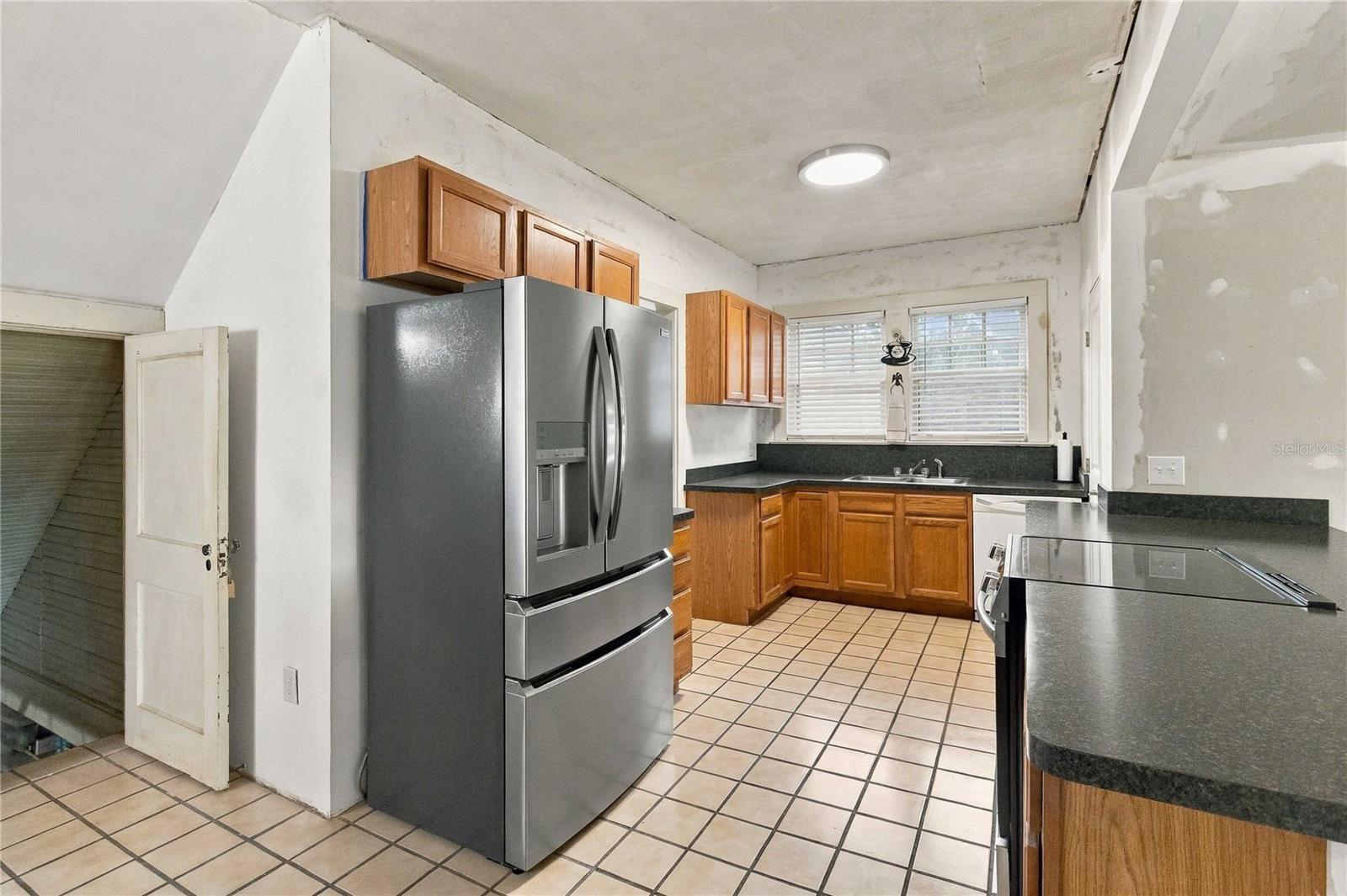 625 GATLIN AVENUE, Orlando, FL 32806