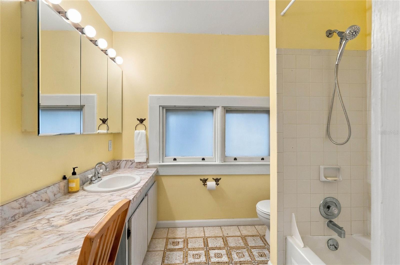 625 GATLIN AVENUE, Orlando, FL 32806