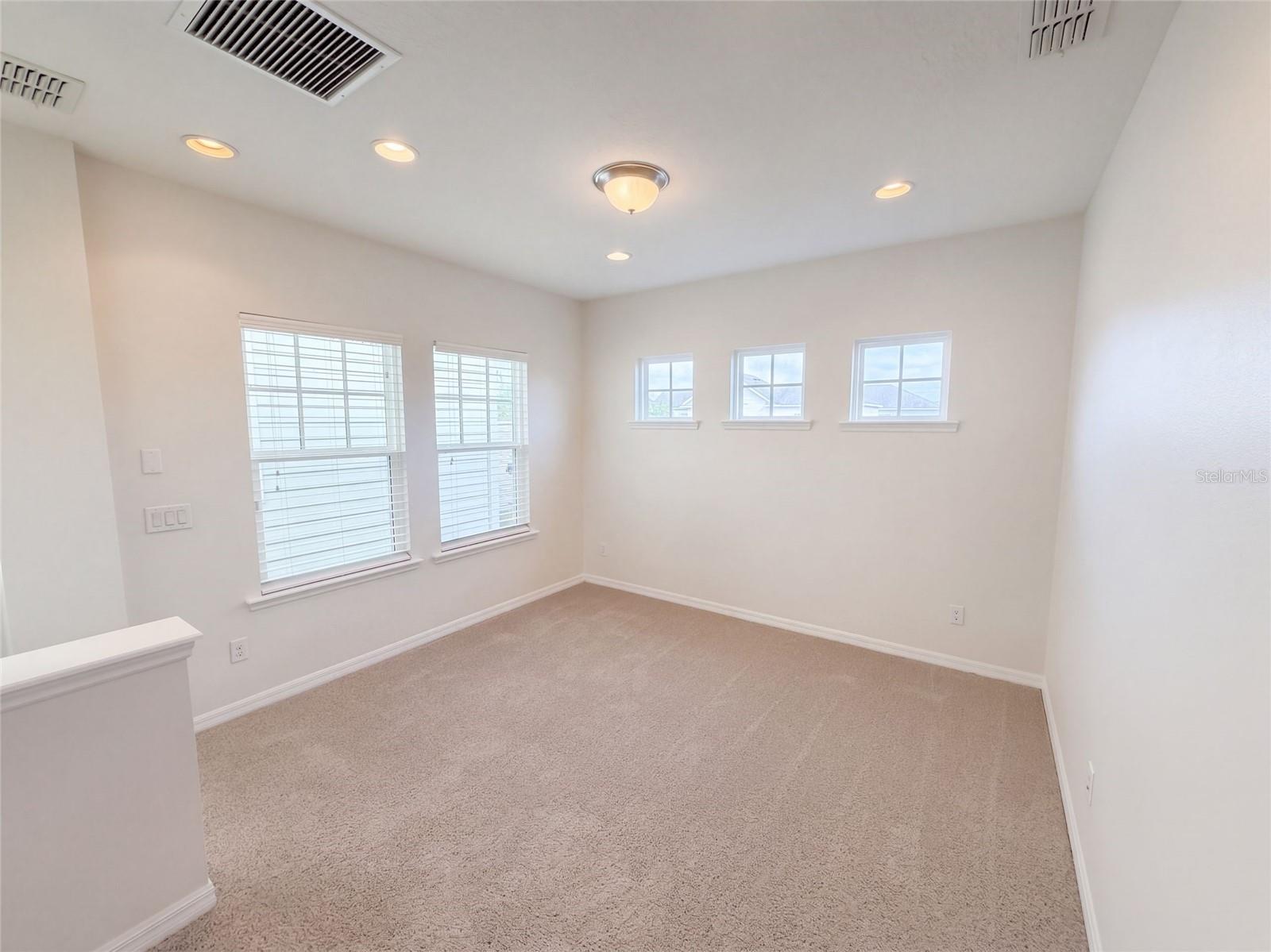 8231 LAUREATE BOULEVARD, Orlando, FL 32827