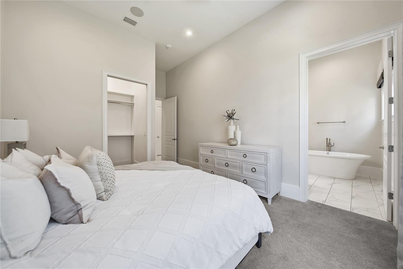 1051 JACK NICKLAUS COURT, Kissimmee, FL 34747