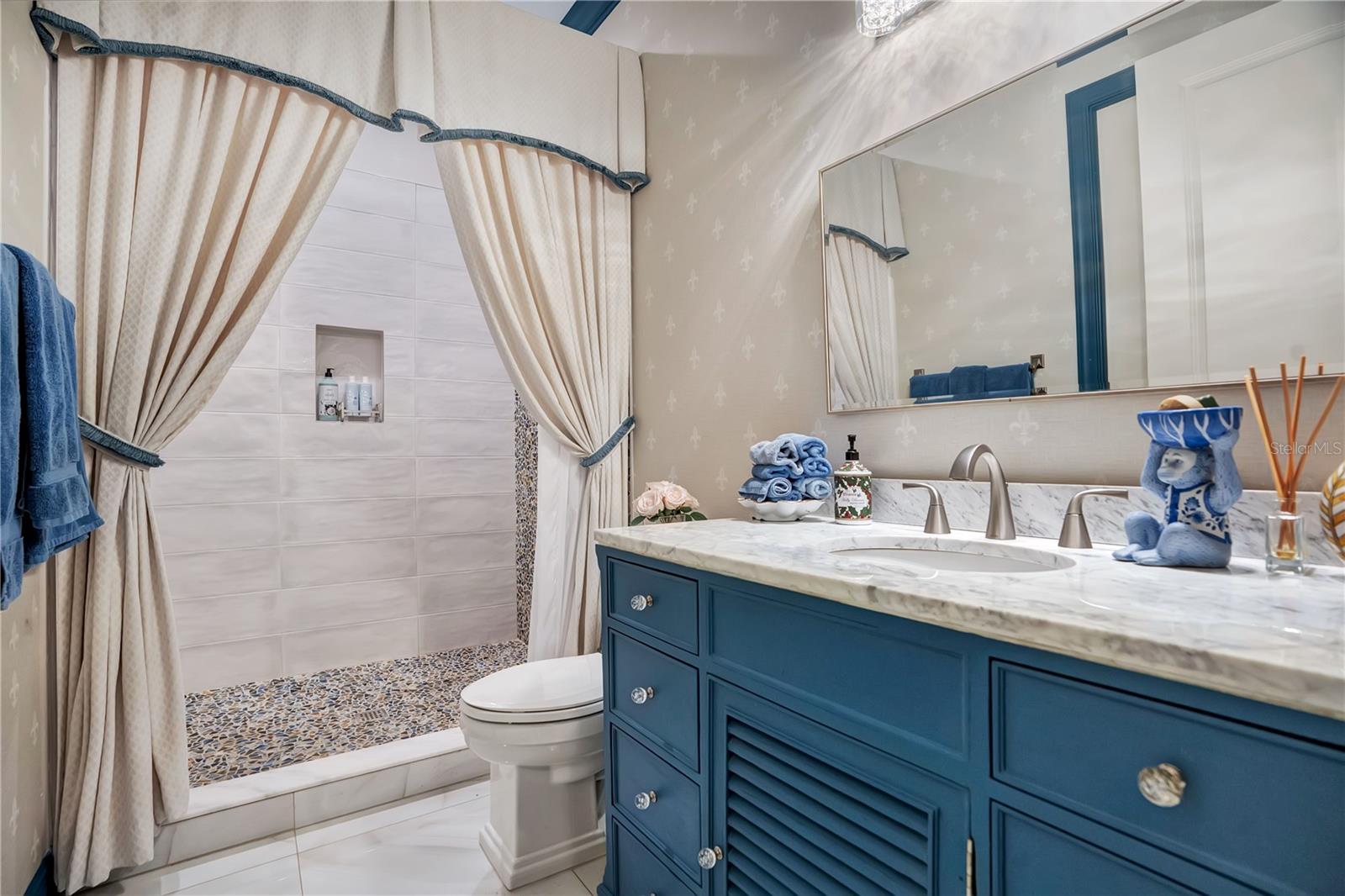 8804 BAY HILL BOULEVARD, Orlando, FL 32819