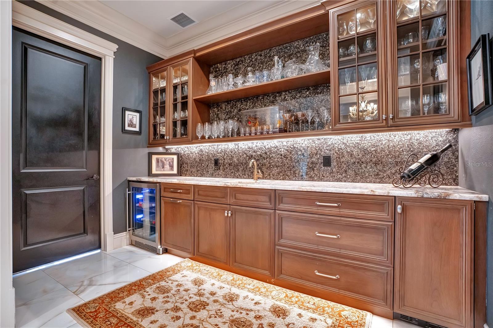 8804 BAY HILL BOULEVARD, Orlando, FL 32819 8804 BAY HILL BOULEVARD, Orlando, FL 32819