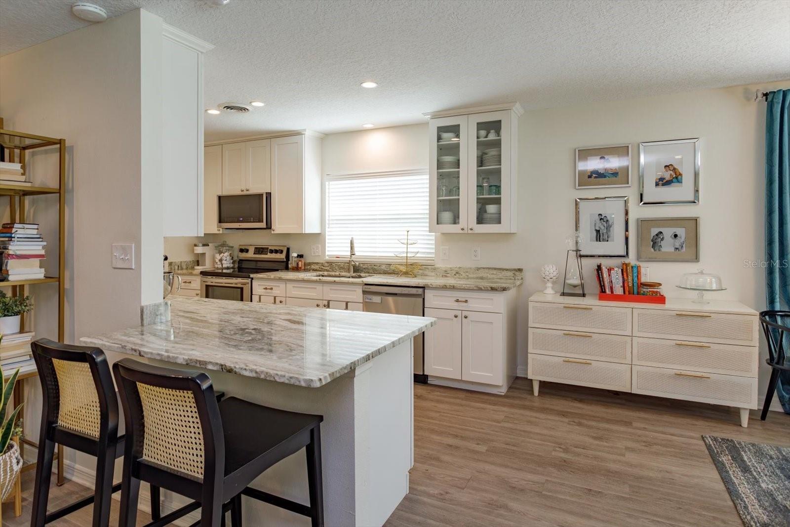 Breakfast bar with seating for 2 Breakfast bar with seating for 2