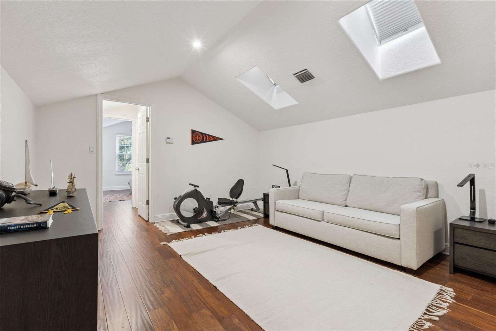 Second floor private suite - View 3.