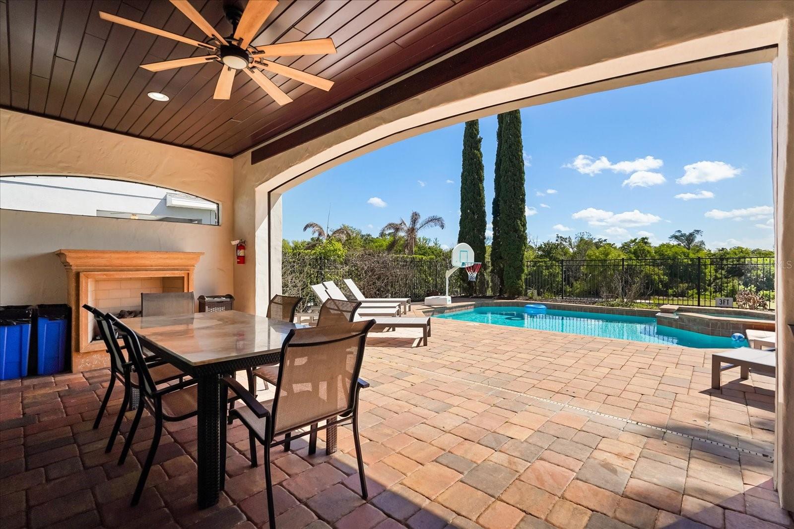 1097 CASTLE PINES COURT, Kissimmee, FL 34747