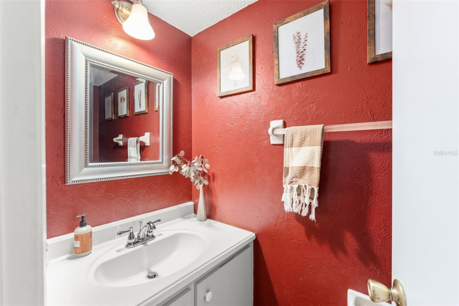 228 S FOX CHASE POINT, Longwood, FL 32779