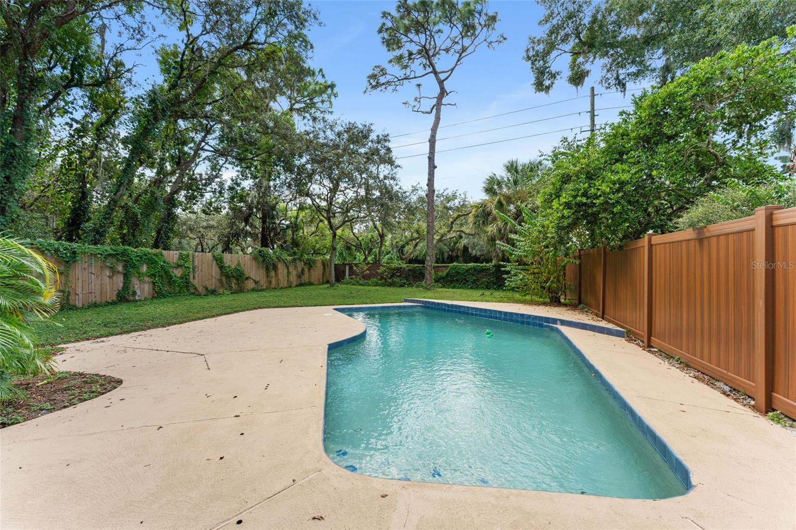 228 S FOX CHASE POINT, Longwood, FL 32779