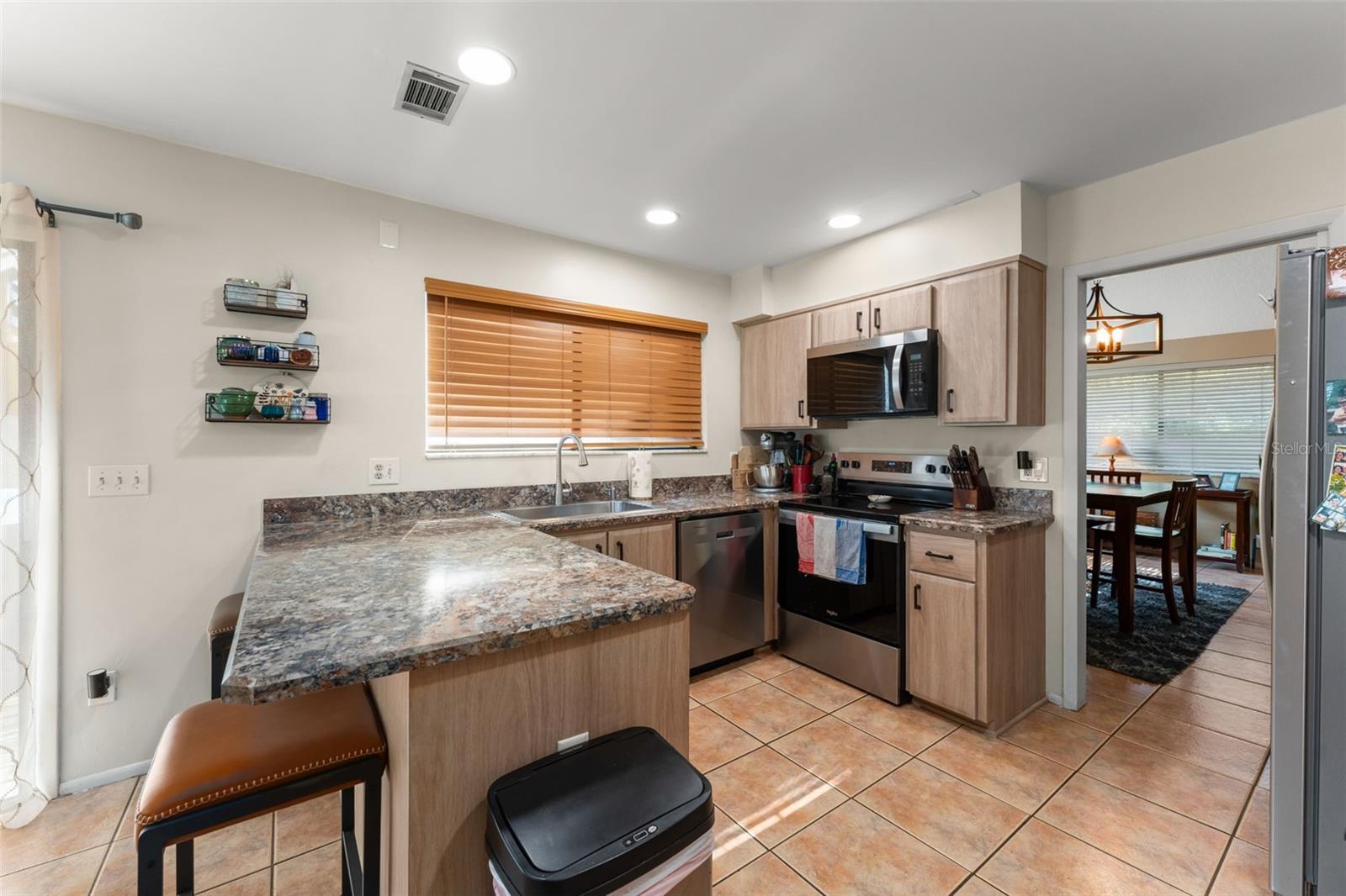 228 S FOX CHASE POINT, Longwood, FL 32779