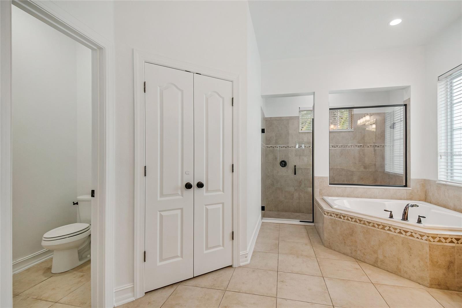 BATHROOM # 1 (MASTER BATH )