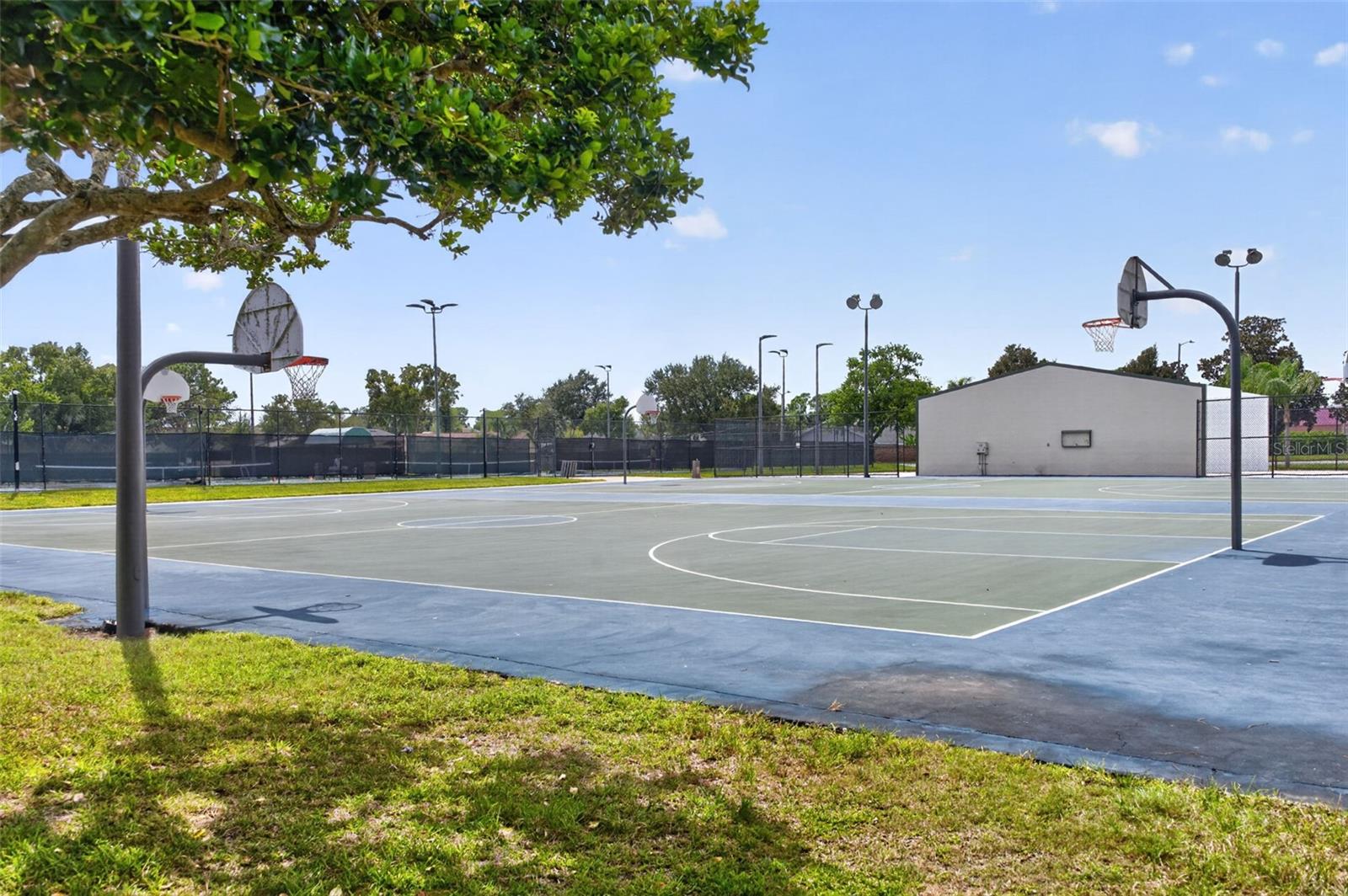 Basketball courts at Eagle Park