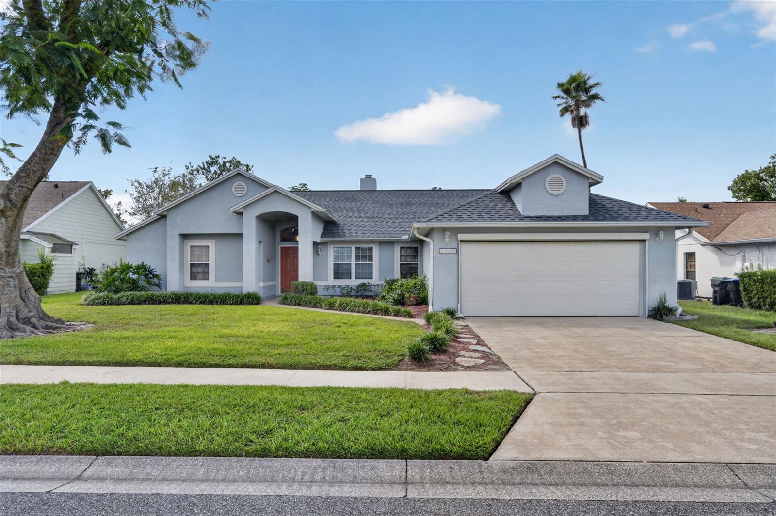 Welcome to 2925 Eagle Lake Dr in Orlando