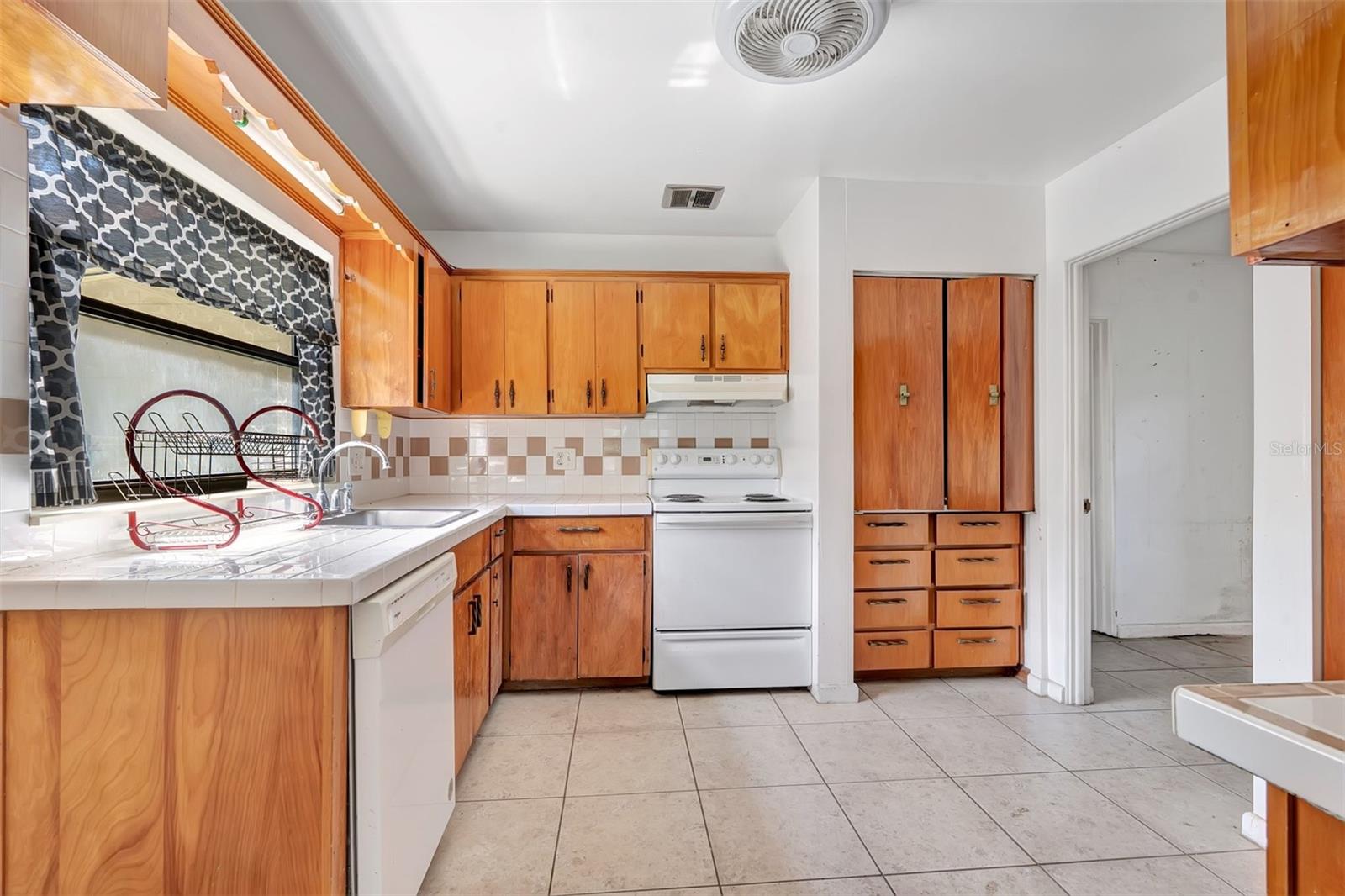 4800 BEACH BOULEVARD, Orlando, FL 32803