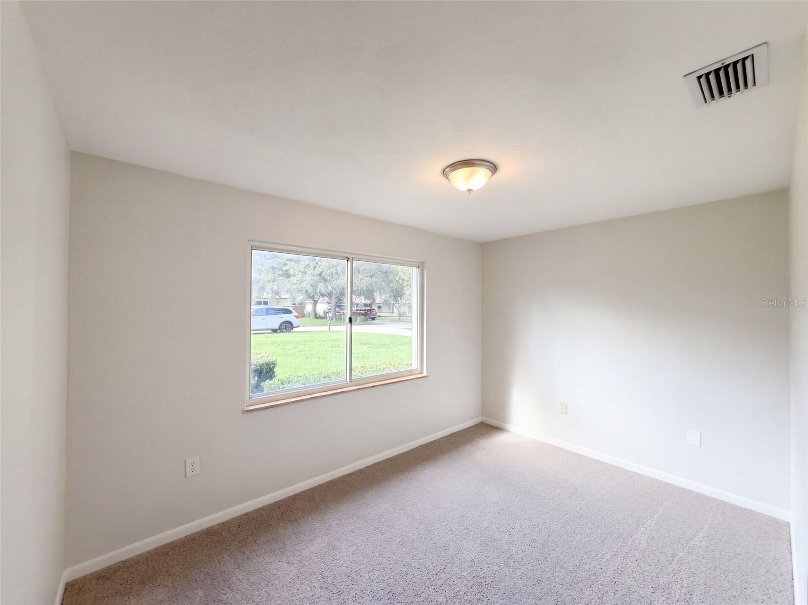 411 W SEMINOLE AVENUE, Eustis, FL 32726
