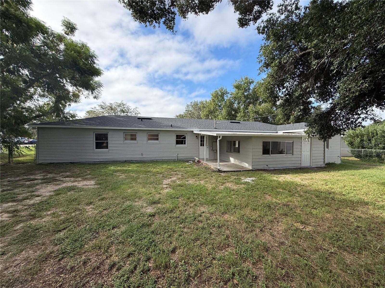 411 W SEMINOLE AVENUE, Eustis, FL 32726