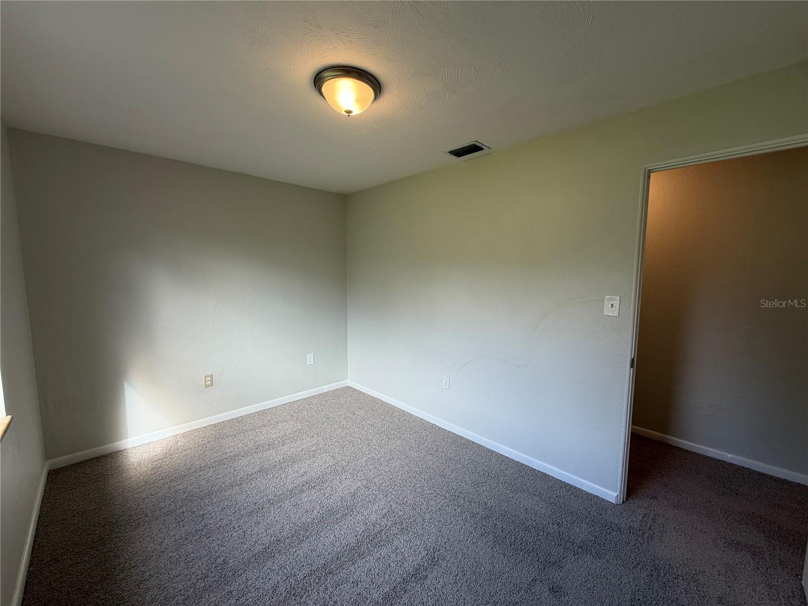 411 W SEMINOLE AVENUE, Eustis, FL 32726