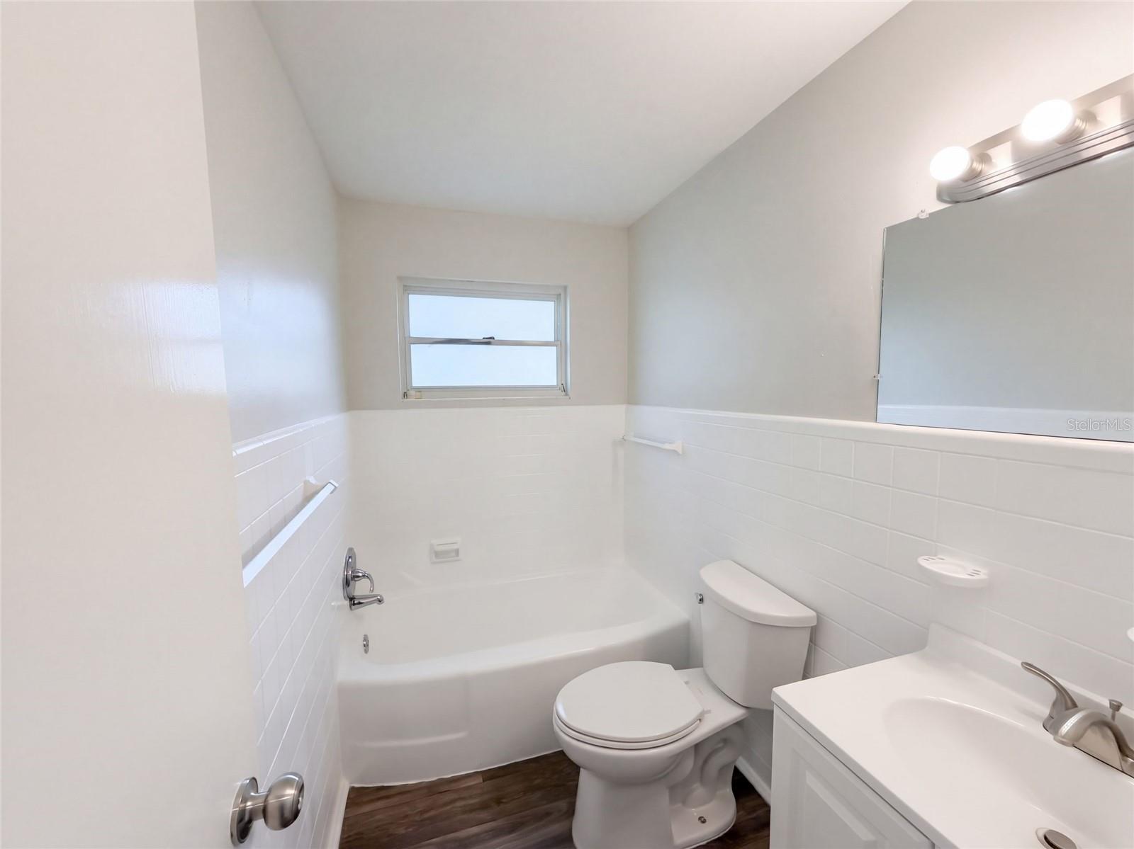 411 W SEMINOLE AVENUE, Eustis, FL 32726