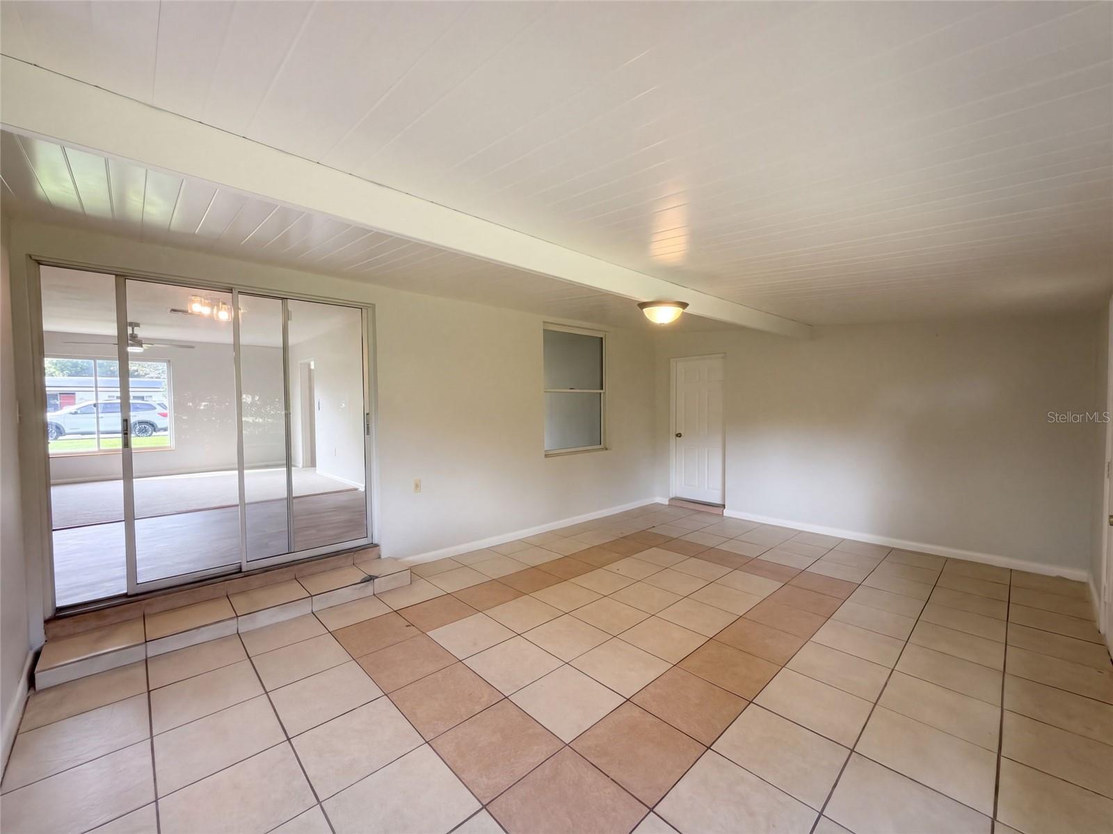 411 W SEMINOLE AVENUE, Eustis, FL 32726
