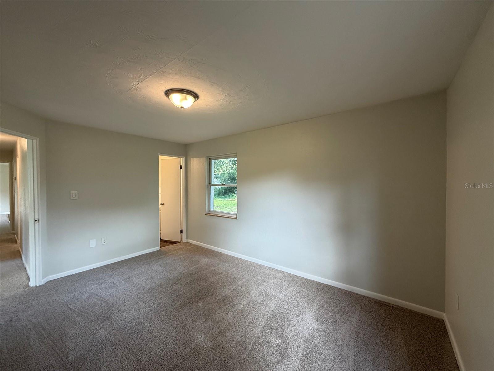 411 W SEMINOLE AVENUE, Eustis, FL 32726