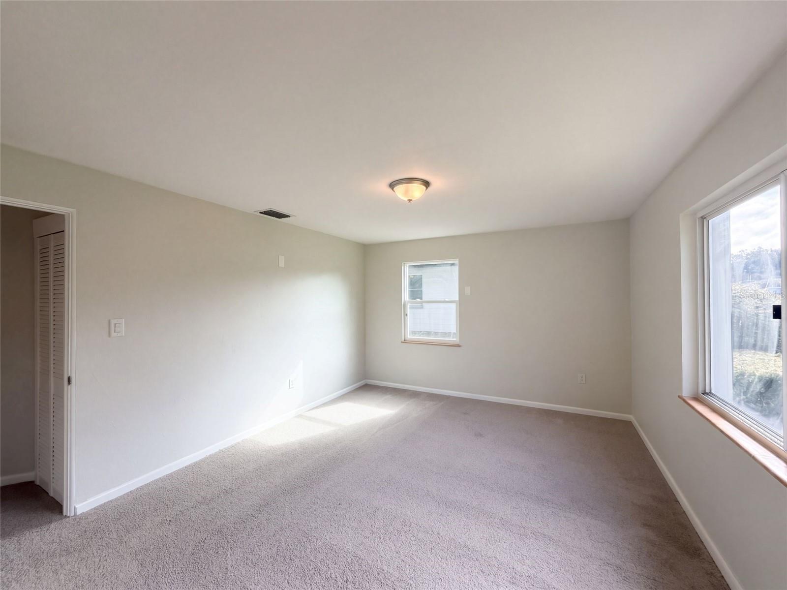 411 W SEMINOLE AVENUE, Eustis, FL 32726