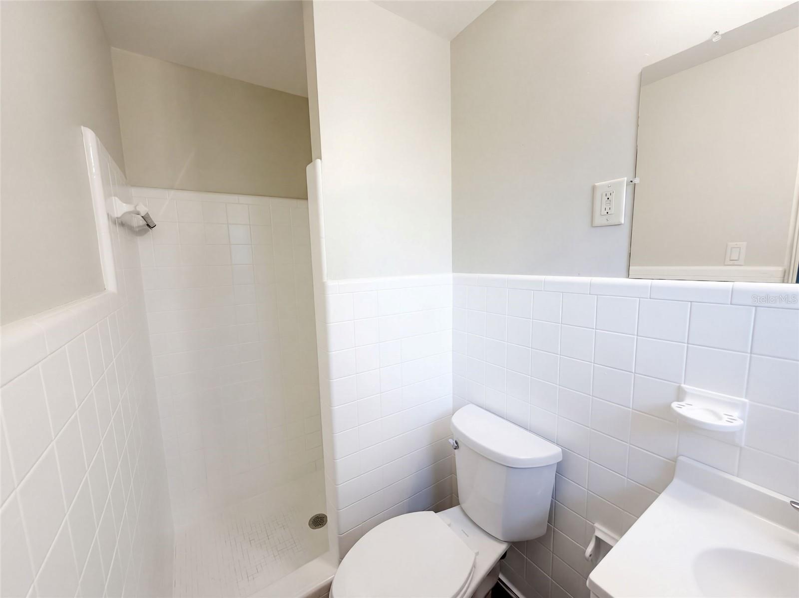 411 W SEMINOLE AVENUE, Eustis, FL 32726