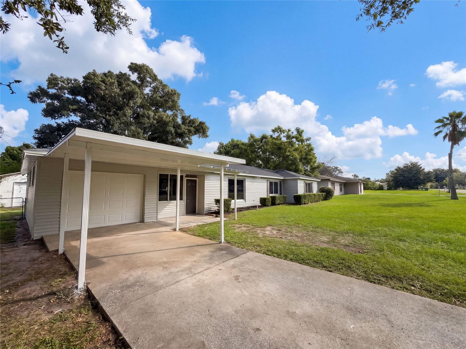 411 W SEMINOLE AVENUE, Eustis, FL 32726