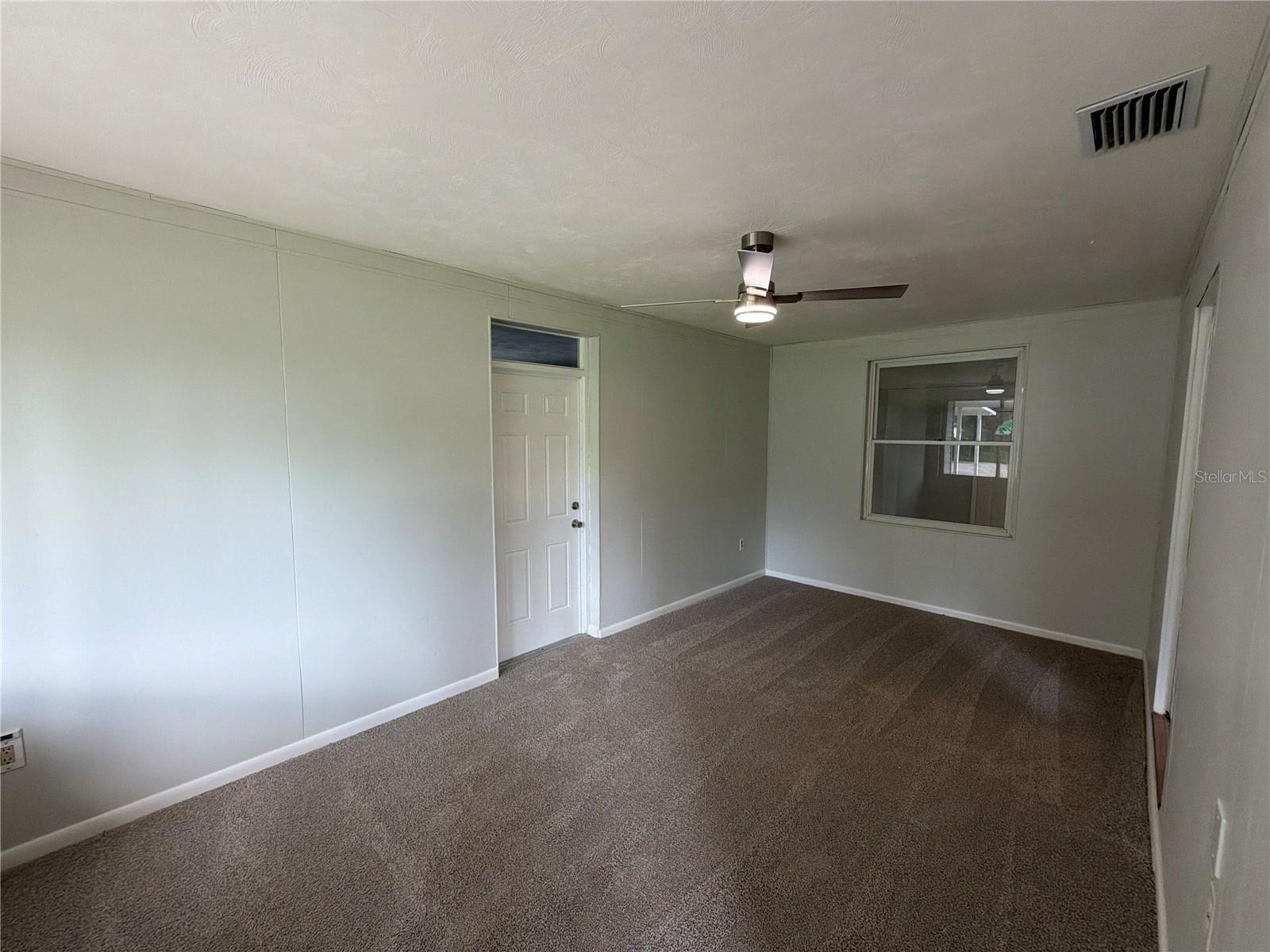 411 W SEMINOLE AVENUE, Eustis, FL 32726