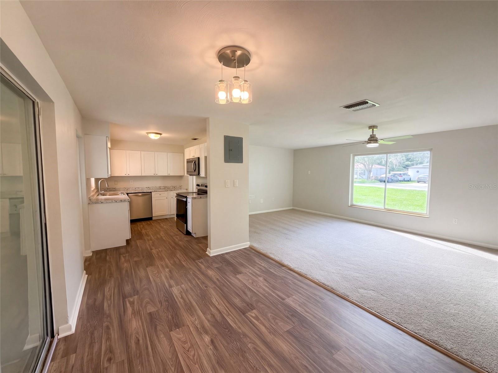 411 W SEMINOLE AVENUE, Eustis, FL 32726
