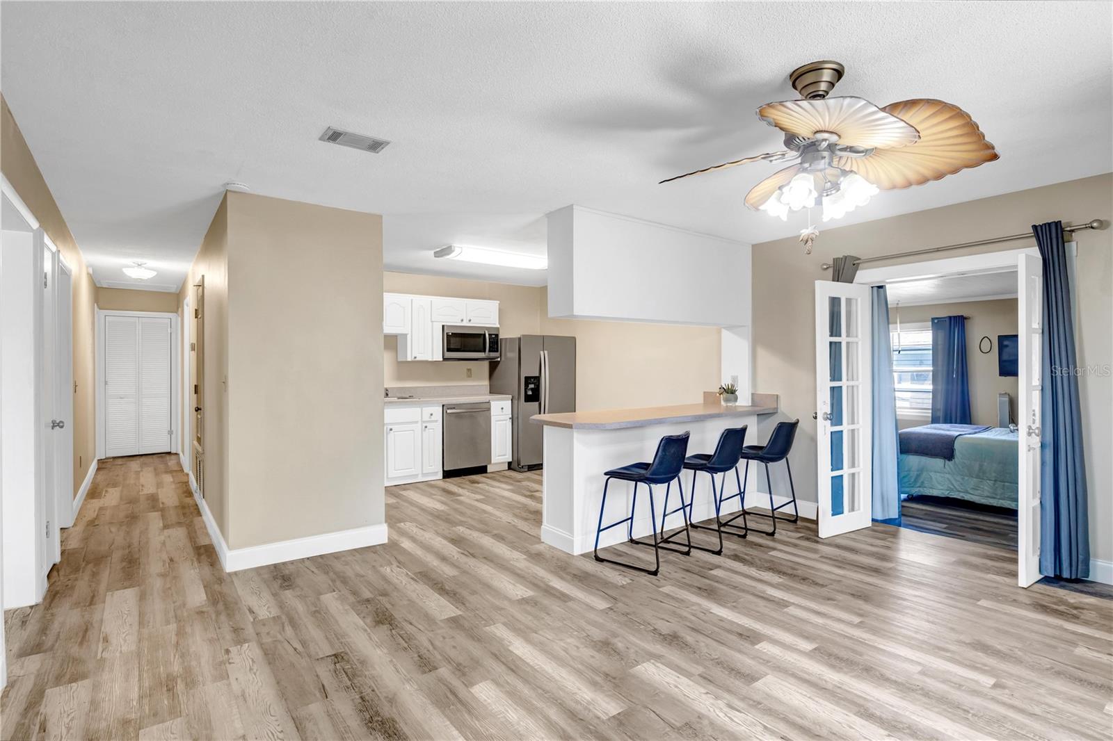 141 W CONNECTICUT AVENUE, Edgewater, FL 32132