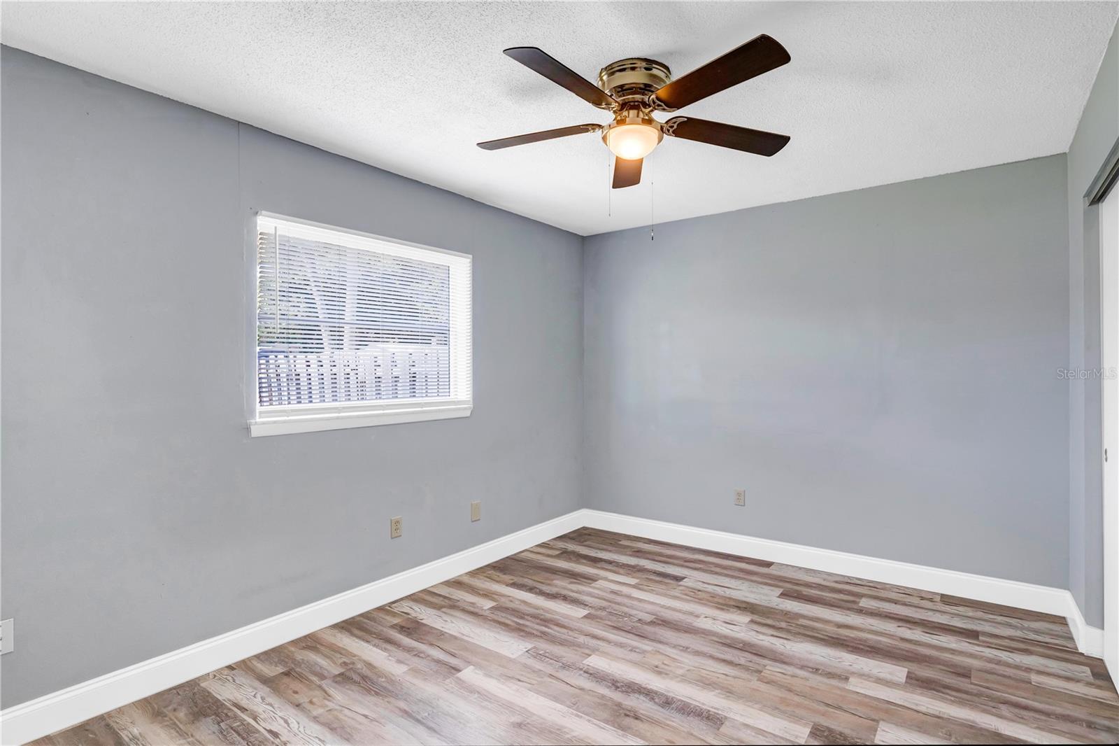 141 W CONNECTICUT AVENUE, Edgewater, FL 32132