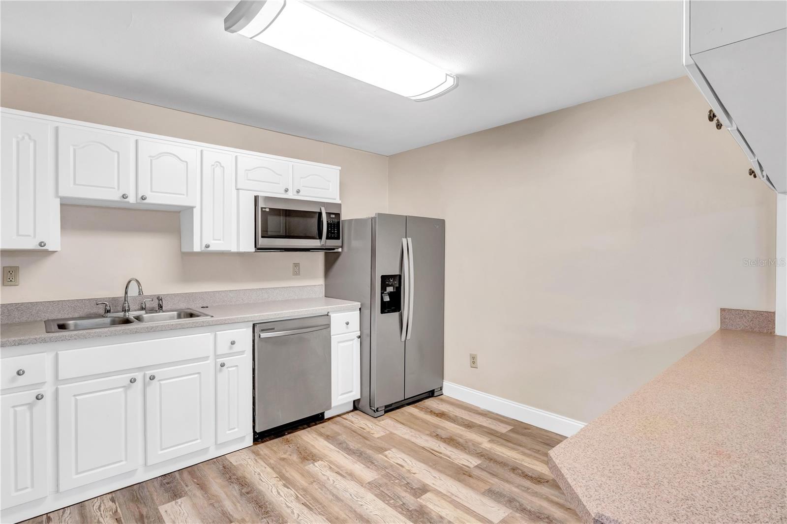 141 W CONNECTICUT AVENUE, Edgewater, FL 32132