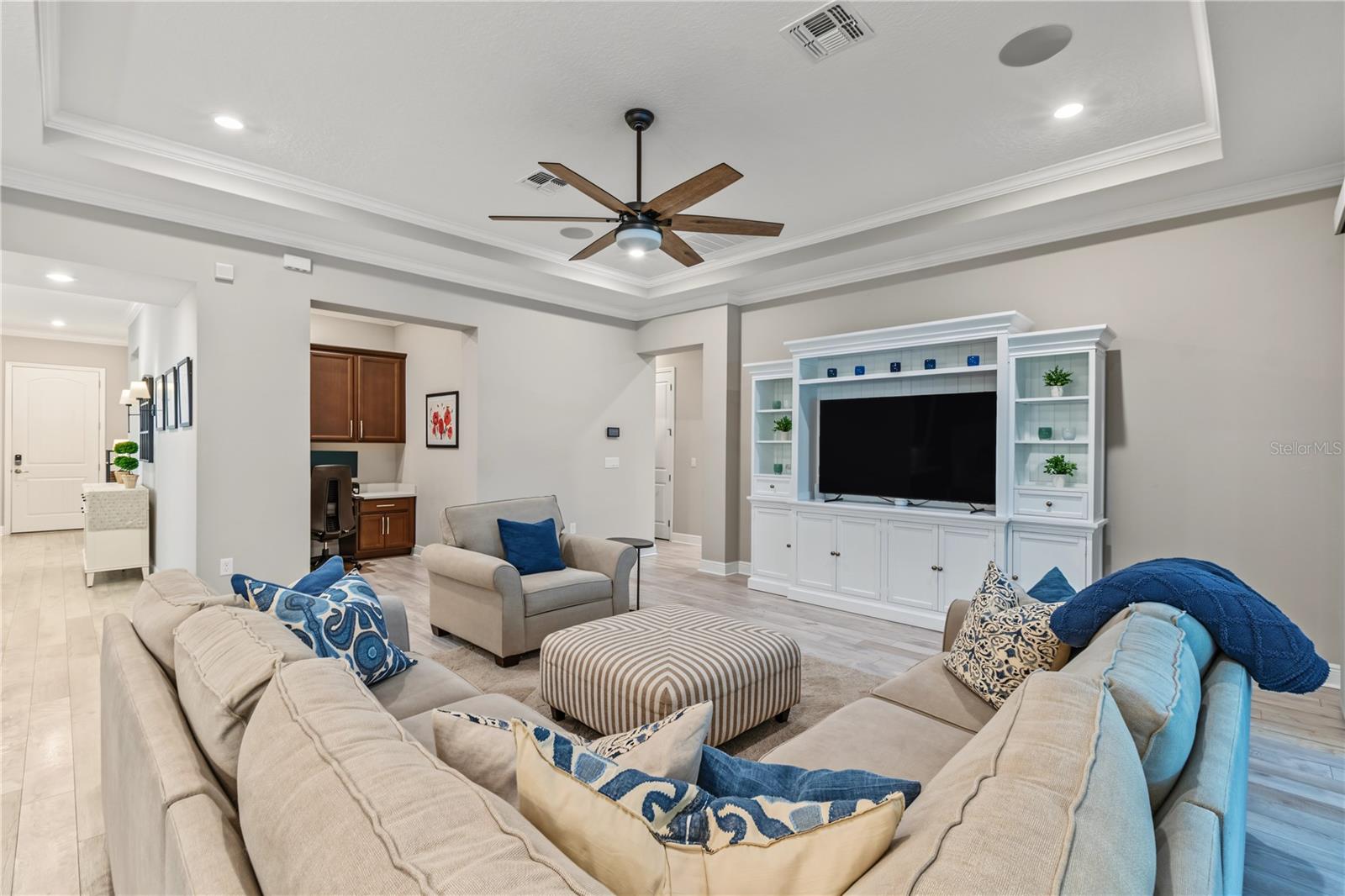 8037 LUDINGTON CIRCLE, Orlando, FL 32836