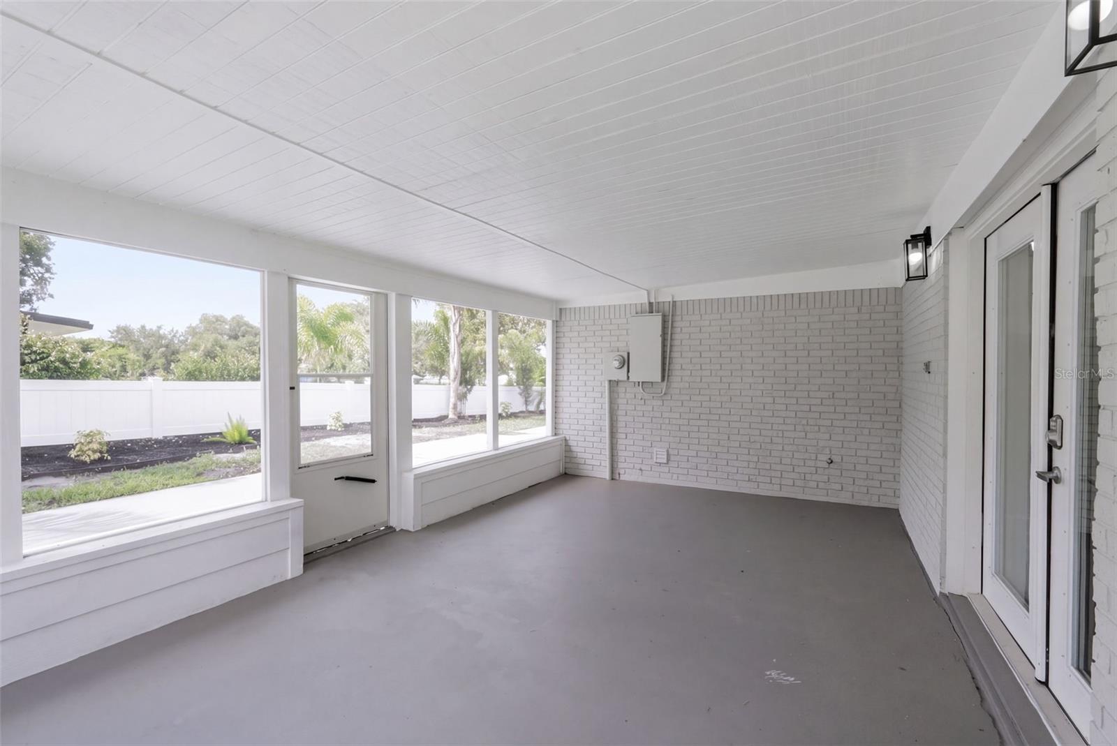 24 W GARDEN AVENUE, Winter Garden, FL 34787