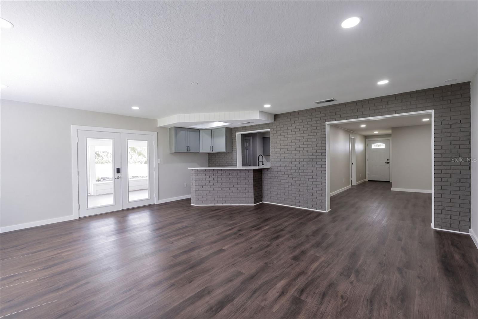 24 W GARDEN AVENUE, Winter Garden, FL 34787