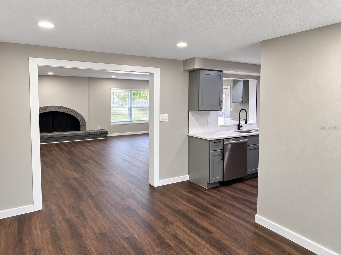 24 W GARDEN AVENUE, Winter Garden, FL 34787