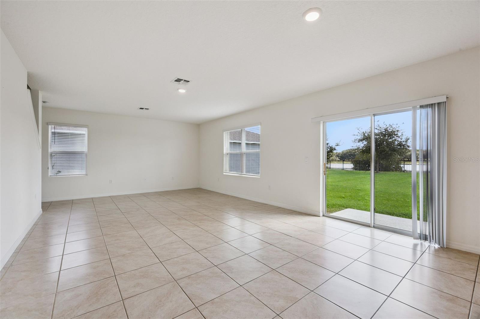 1104 FOX PATH, Davenport, FL 33837